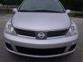 Brilliant Silver - Versa 1.8 S Hatchback Photo No. 8