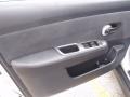 Brilliant Silver - Versa 1.8 S Hatchback Photo No. 11