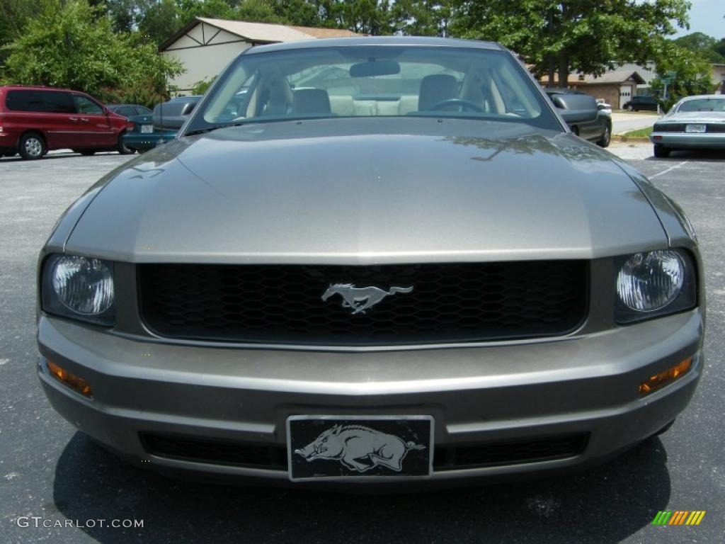 2005 Mustang V6 Premium Coupe - Mineral Grey Metallic / Medium Parchment photo #8