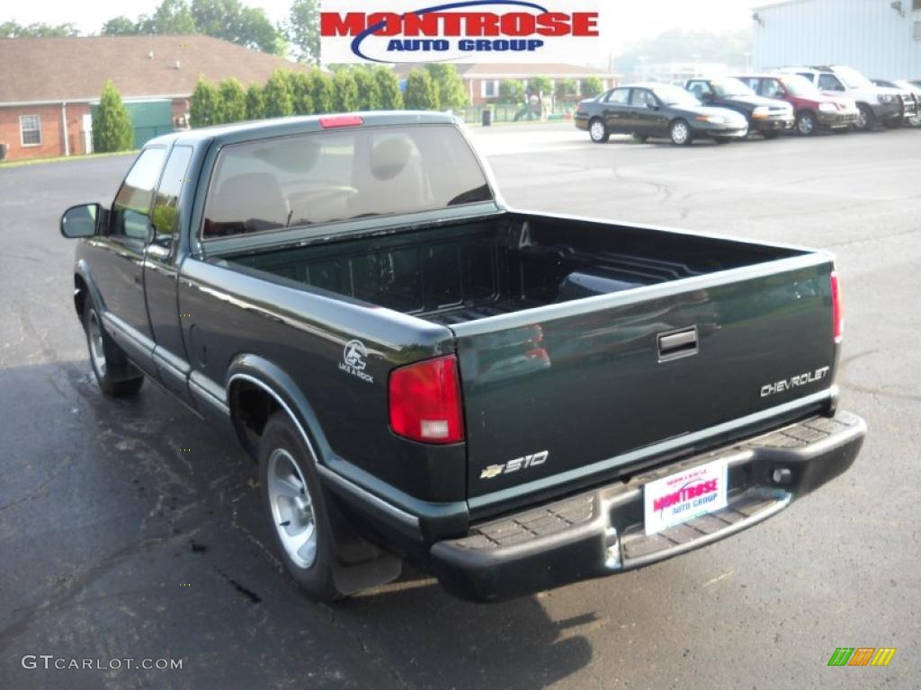 2002 S10 LS Extended Cab - Forest Green Metallic / Medium Gray photo #5