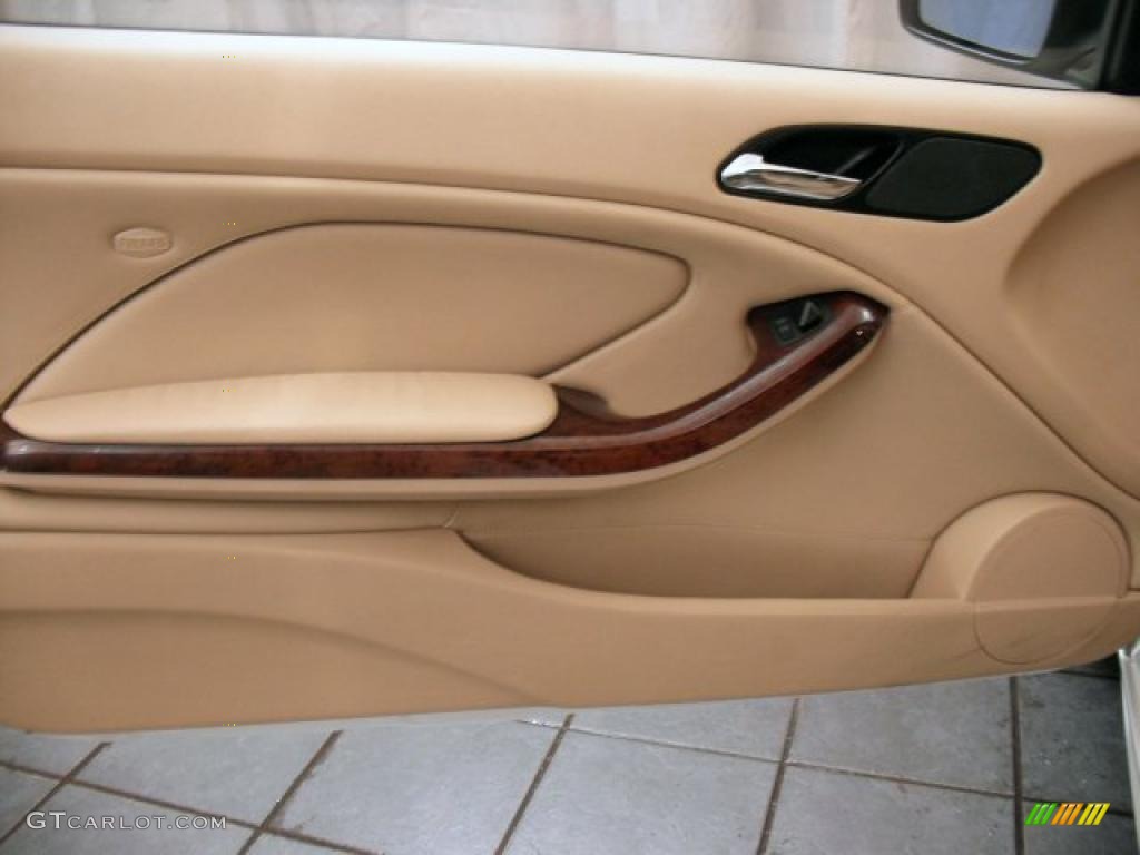 2005 3 Series 325i Convertible - Alpine White / Sand photo #8
