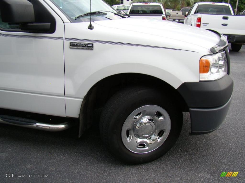 2006 F150 XL SuperCab - Oxford White / Medium/Dark Flint photo #30