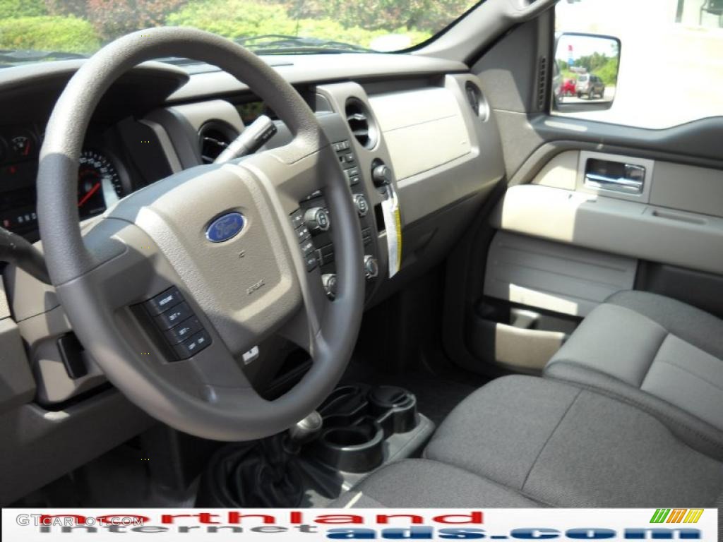 2010 F150 STX SuperCab 4x4 - Blue Flame Metallic / Medium Stone photo #10