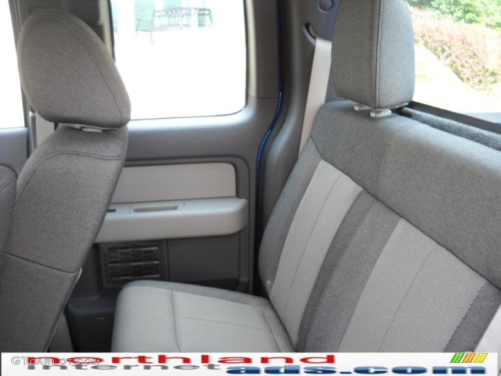 2010 F150 STX SuperCab 4x4 - Blue Flame Metallic / Medium Stone photo #15