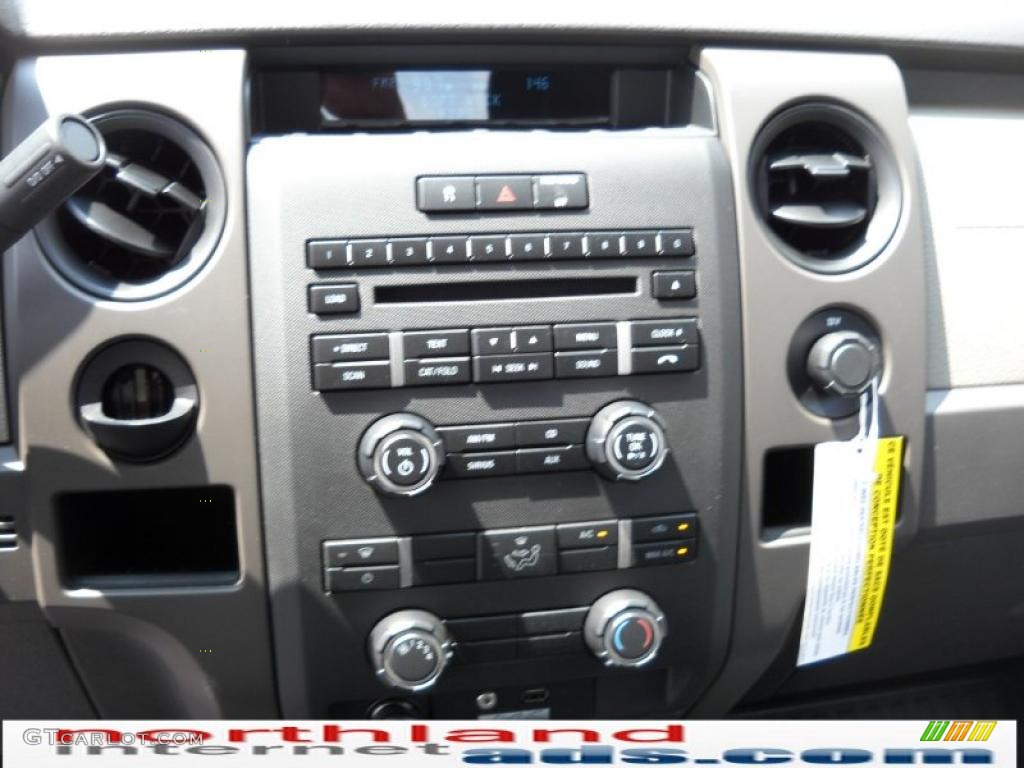 2010 F150 STX SuperCab 4x4 - Blue Flame Metallic / Medium Stone photo #18