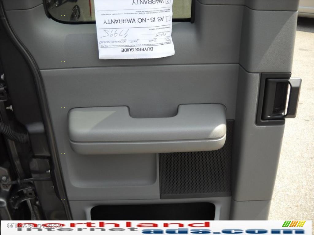2005 F150 STX SuperCab 4x4 - Dark Shadow Grey Metallic / Medium Flint Grey photo #13