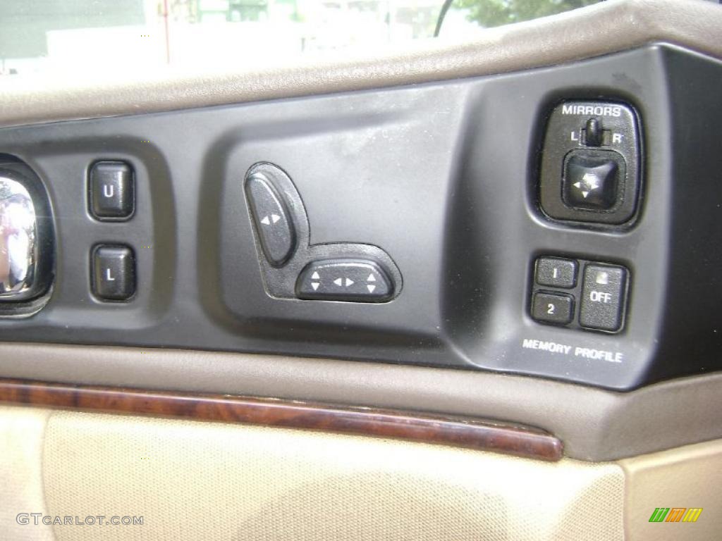 1997 Continental  - Black Clearcoat / Light Parchment photo #23