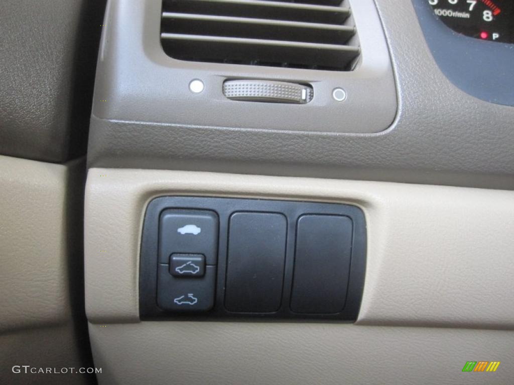 2003 Accord EX Sedan - Taffeta White / Ivory photo #14