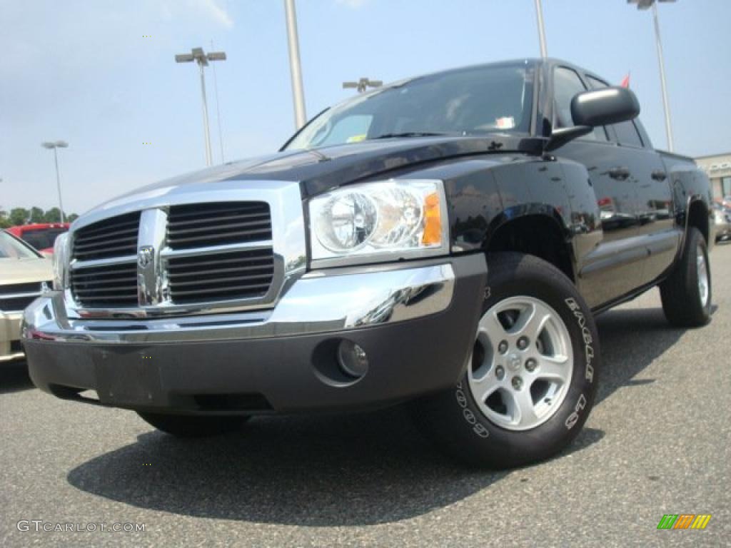 2005 Dakota SLT Quad Cab - Black / Medium Slate Gray photo #1