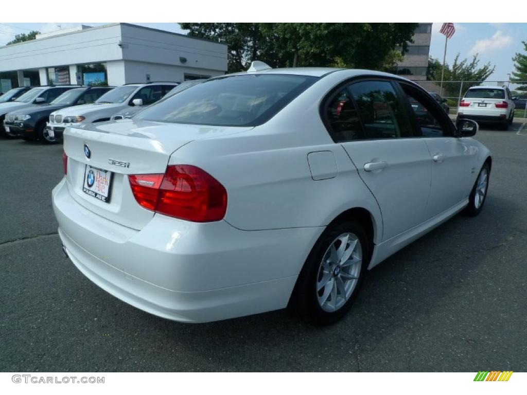 2010 3 Series 328i xDrive Sedan - Alpine White / Black photo #2