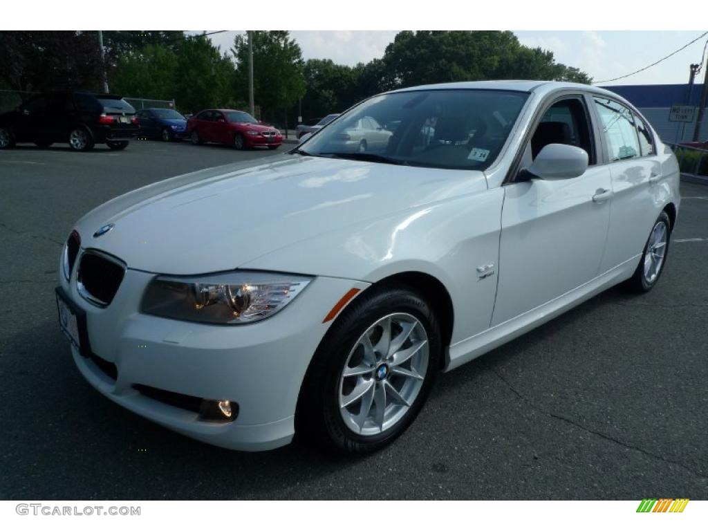 2010 3 Series 328i xDrive Sedan - Alpine White / Black photo #4