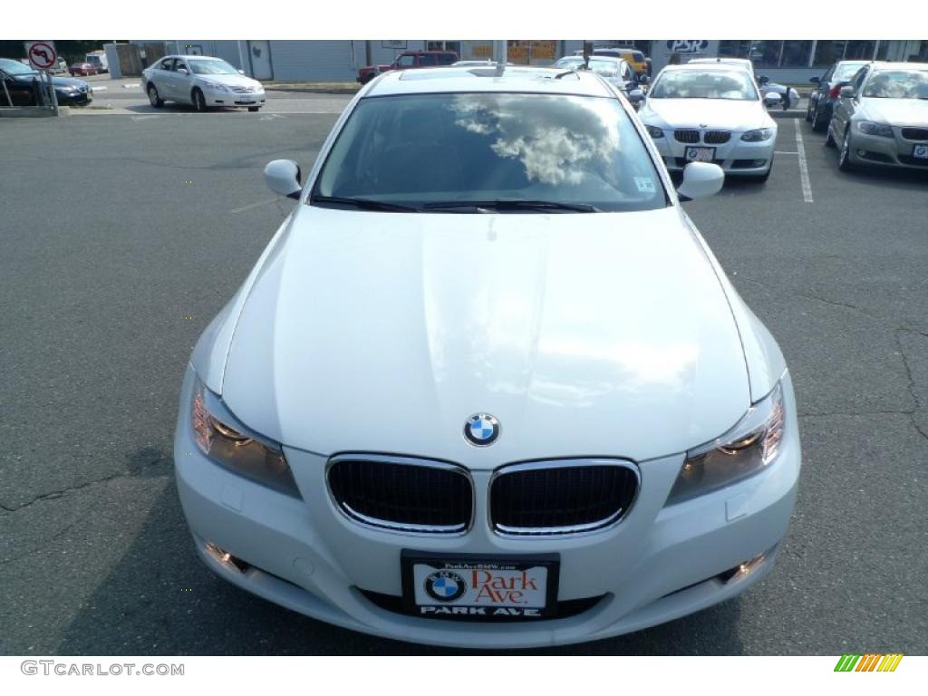 2010 3 Series 328i xDrive Sedan - Alpine White / Black photo #11