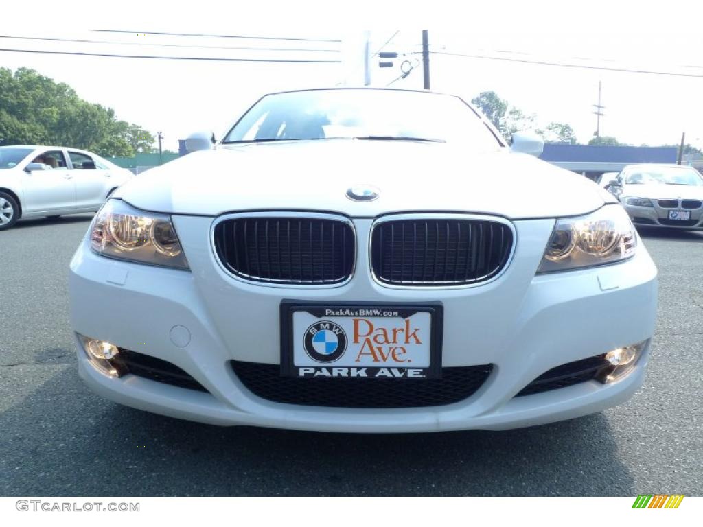 2010 3 Series 328i xDrive Sedan - Alpine White / Black photo #13