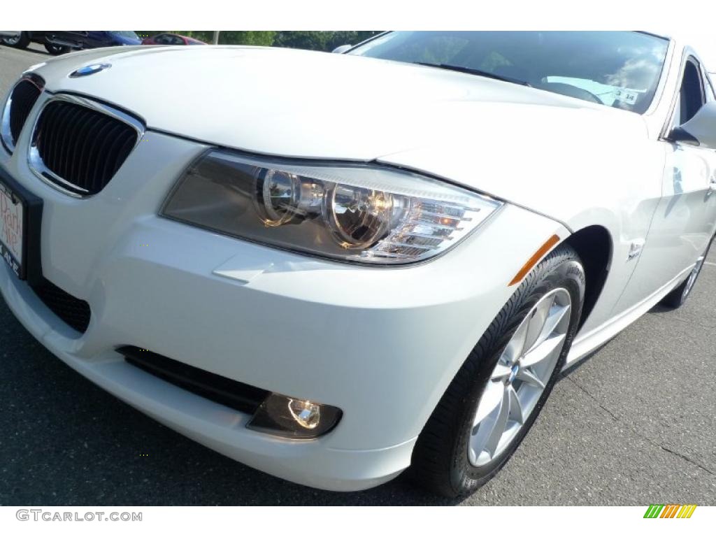 2010 3 Series 328i xDrive Sedan - Alpine White / Black photo #15