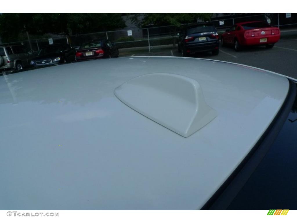 2010 3 Series 328i xDrive Sedan - Alpine White / Black photo #16