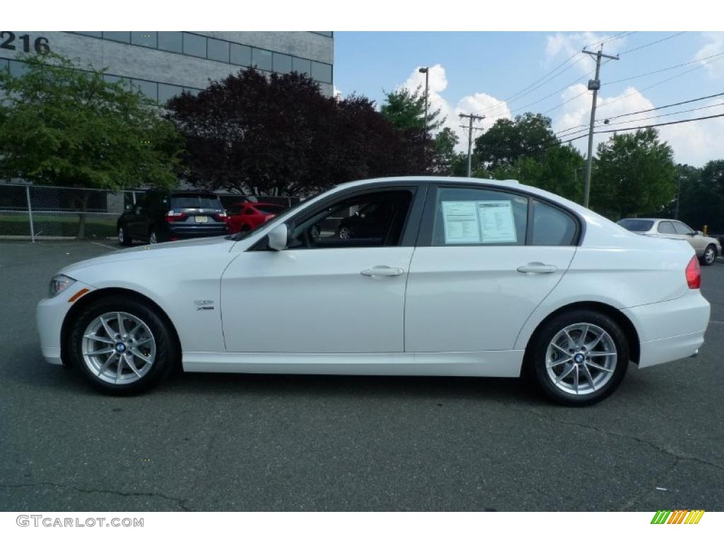 2010 3 Series 328i xDrive Sedan - Alpine White / Black photo #17