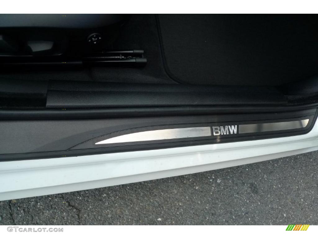 2010 3 Series 328i xDrive Sedan - Alpine White / Black photo #37