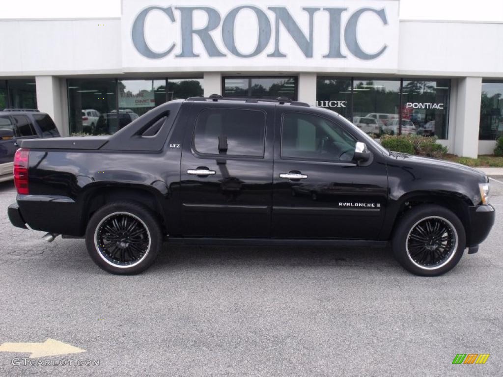 2007 Avalanche LTZ - Black / Ebony photo #1