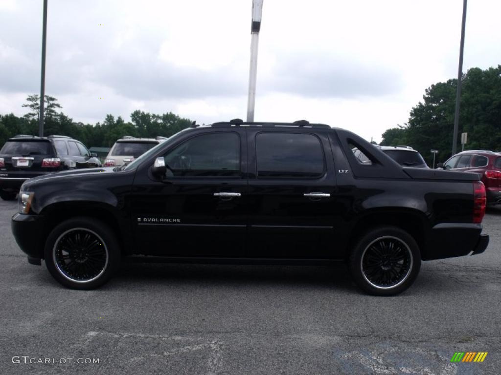 2007 Avalanche LTZ - Black / Ebony photo #5