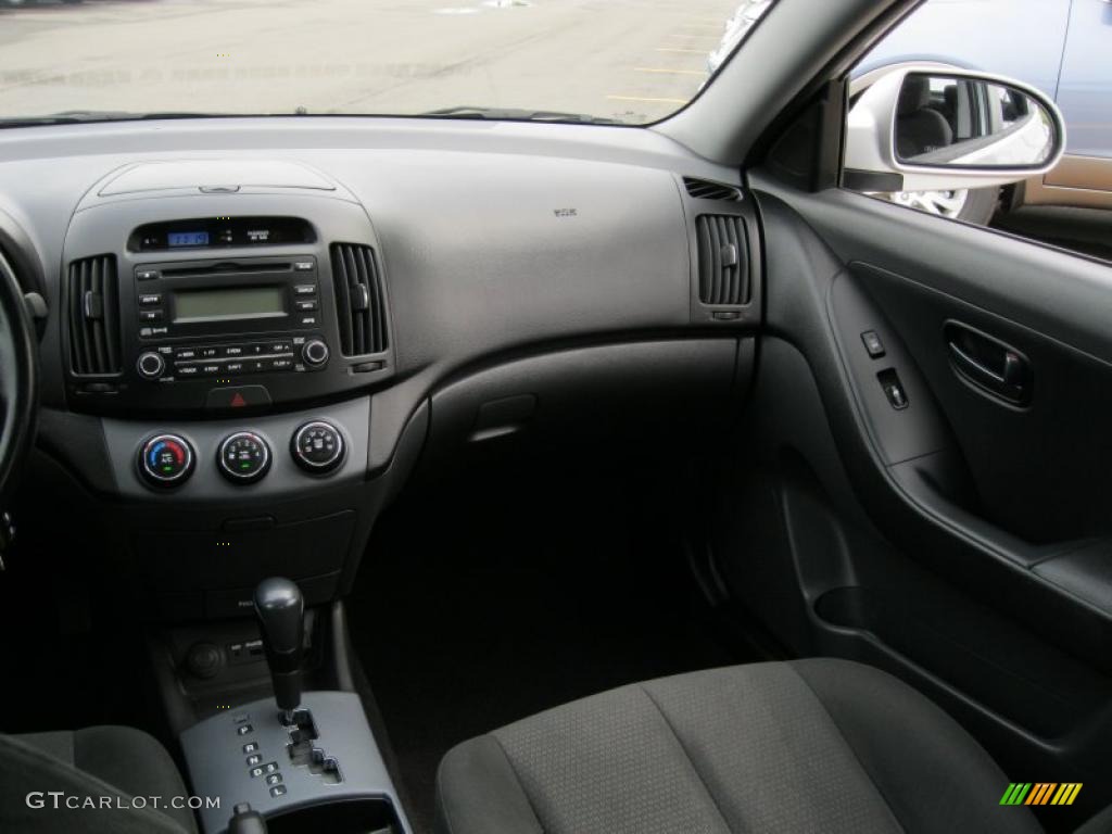 2009 Elantra SE Sedan - Quicksilver / Gray photo #21