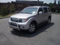 Silver Lightning Metallic - Pathfinder SE 4x4 Photo No. 1