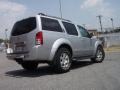 Silver Lightning Metallic - Pathfinder SE 4x4 Photo No. 4