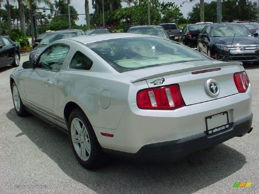 2010 Mustang V6 Premium Coupe - Brilliant Silver Metallic / Saddle photo #8