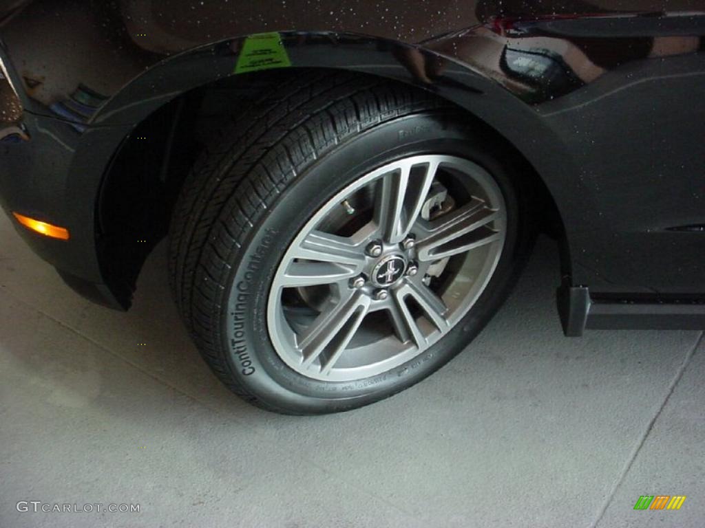 2010 Mustang V6 Premium Convertible - Black / Saddle photo #22