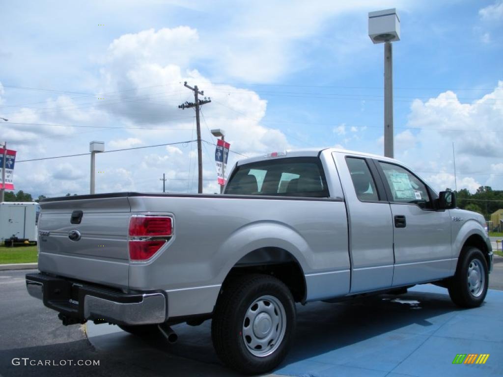 2010 F150 XL SuperCab - Ingot Silver Metallic / Medium Stone photo #3