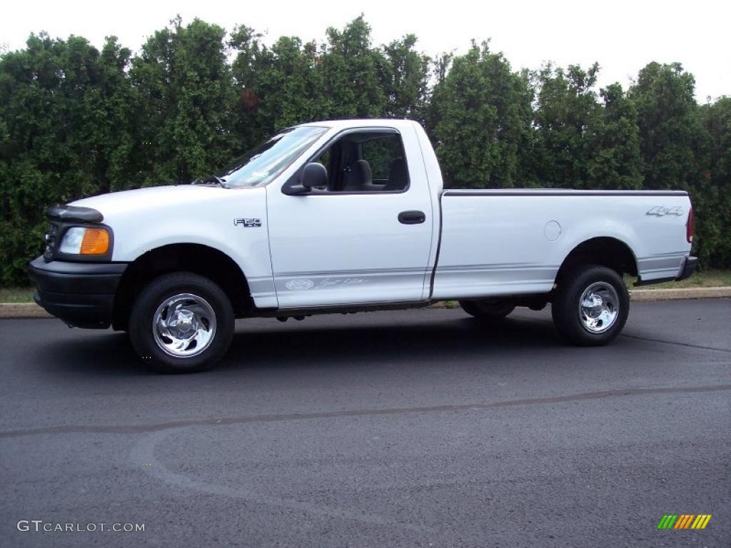 2004 F150 XLT Heritage Regular Cab 4x4 - Oxford White / Medium Graphite photo #3