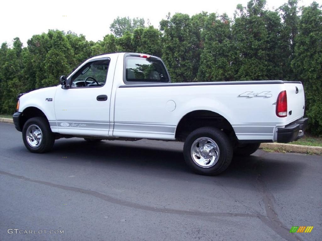 2004 F150 XLT Heritage Regular Cab 4x4 - Oxford White / Medium Graphite photo #5