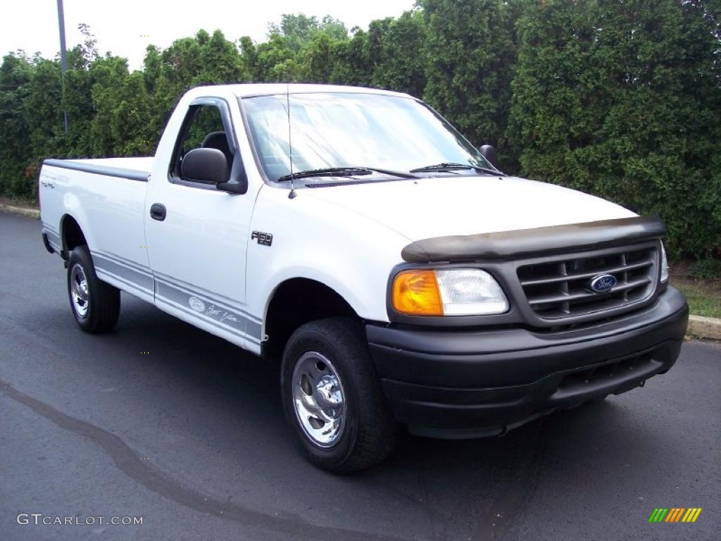 2004 F150 XLT Heritage Regular Cab 4x4 - Oxford White / Medium Graphite photo #11