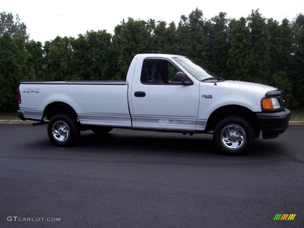 2004 F150 XLT Heritage Regular Cab 4x4 - Oxford White / Medium Graphite photo #13