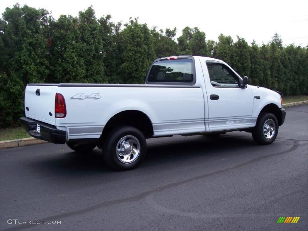 2004 F150 XLT Heritage Regular Cab 4x4 - Oxford White / Medium Graphite photo #15