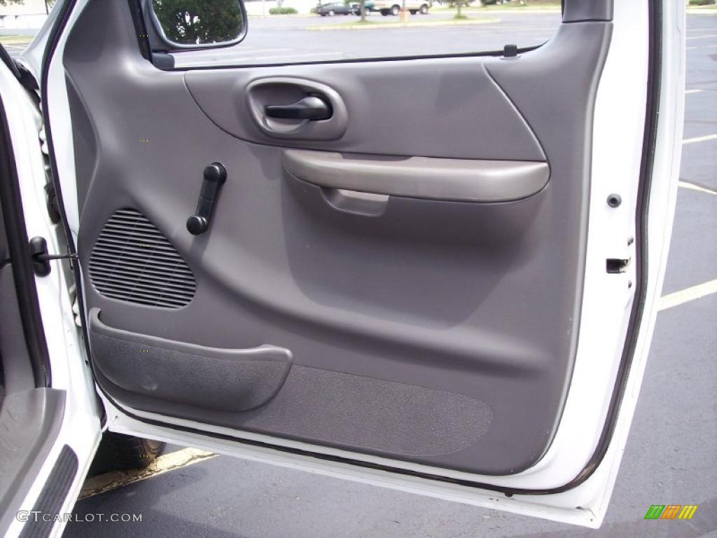2004 F150 XLT Heritage Regular Cab 4x4 - Oxford White / Medium Graphite photo #39