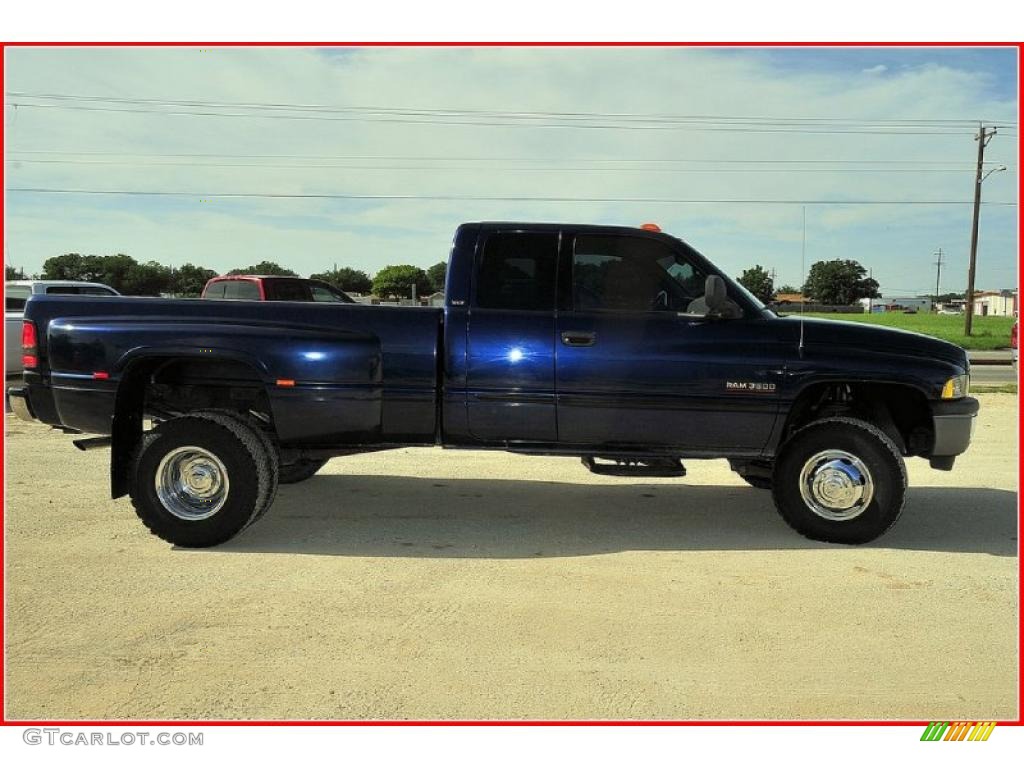 2002 Ram 3500 SLT Quad Cab 4x4 Dually - Patriot Blue Metallic / Camel/Tan photo #7