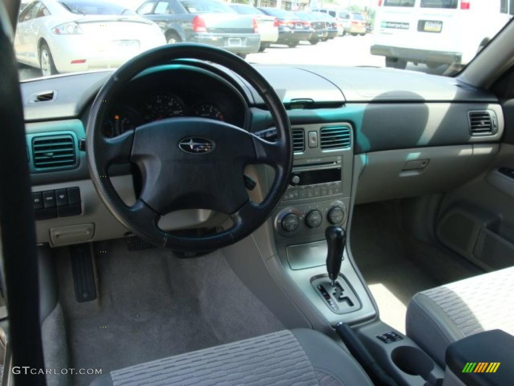 2004 Forester 2.5 XS - Platinum Silver Metallic / Gray photo #10