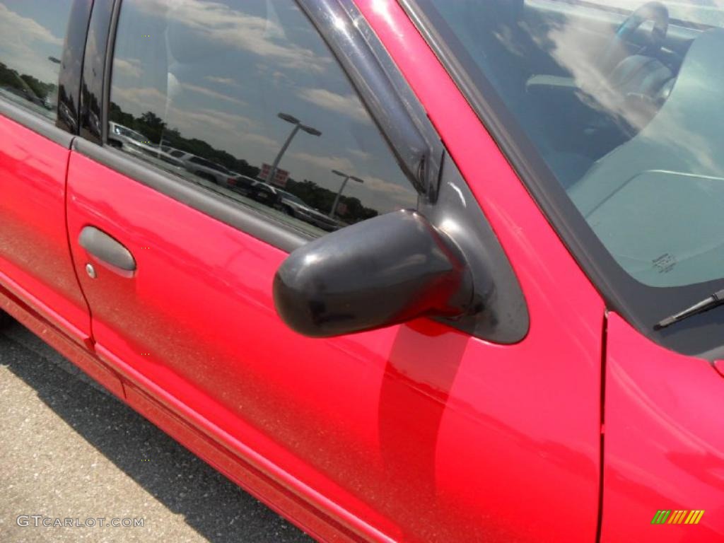 2003 Cavalier Sedan - Victory Red / Graphite Gray photo #21