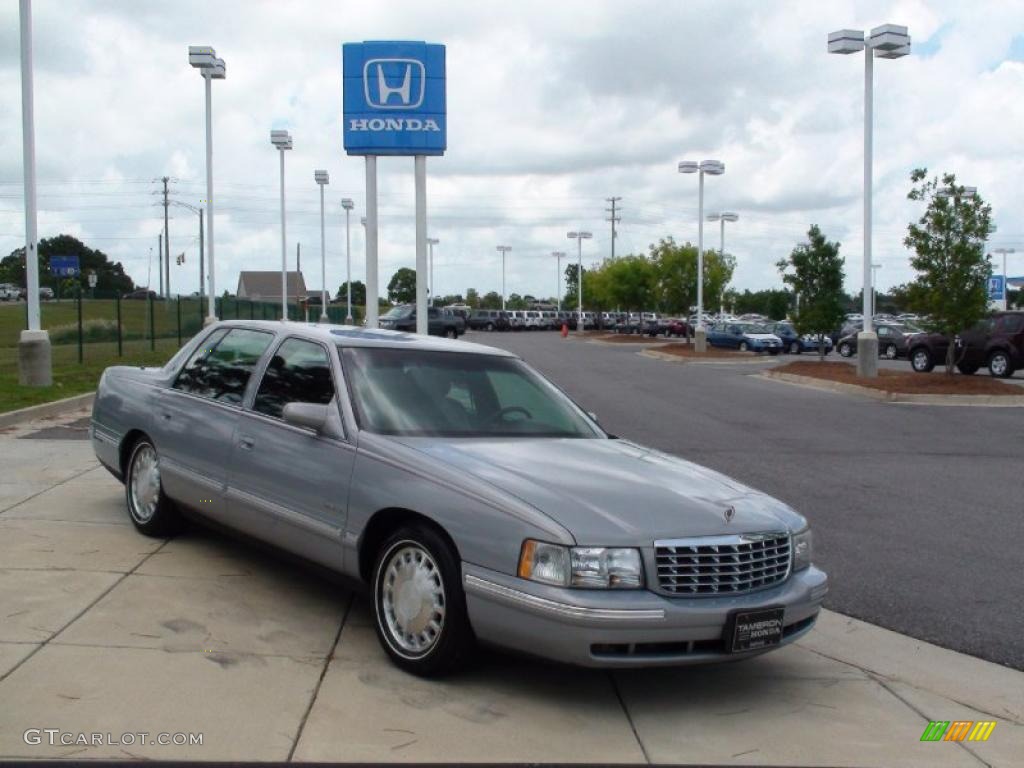 1997 DeVille Sedan - Silvermist Metallic / Pewter photo #2