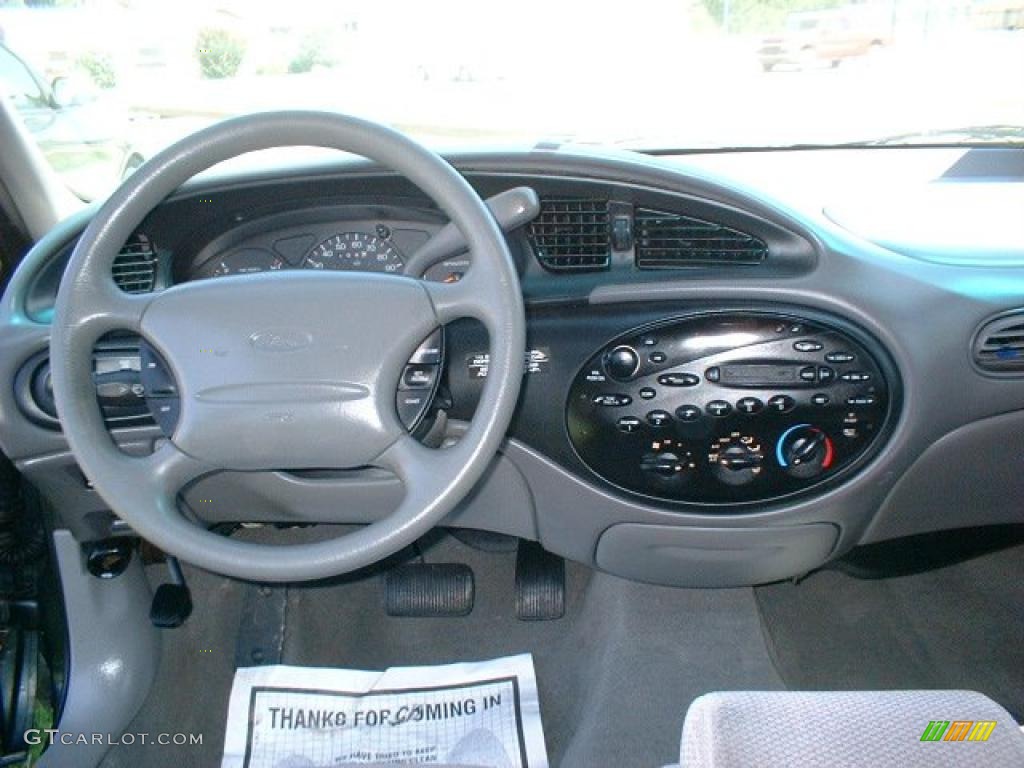 1998 Taurus SE - Dark Green Satin Metallic / Medium Graphite photo #10