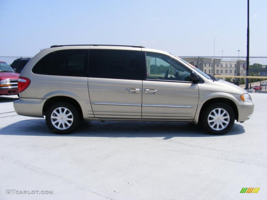2003 Town & Country LXi - Light Almond Pearl / Taupe photo #4