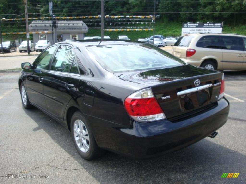 2005 Camry LE V6 - Black / Taupe photo #2