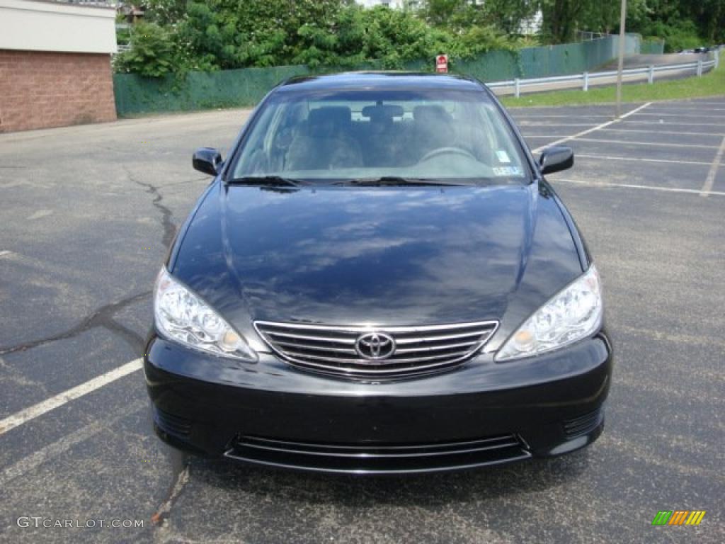 2005 Camry LE V6 - Black / Taupe photo #6