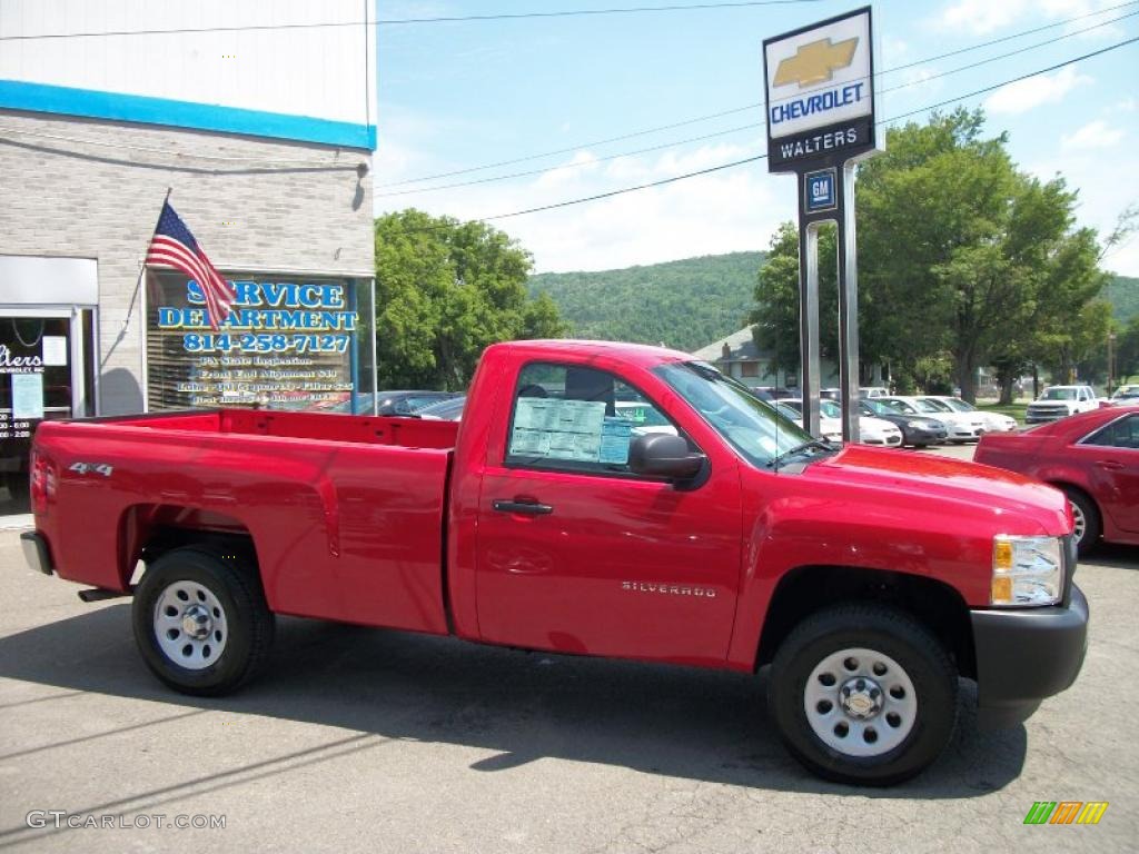 2010 Silverado 1500 Regular Cab 4x4 - Victory Red / Dark Titanium photo #2