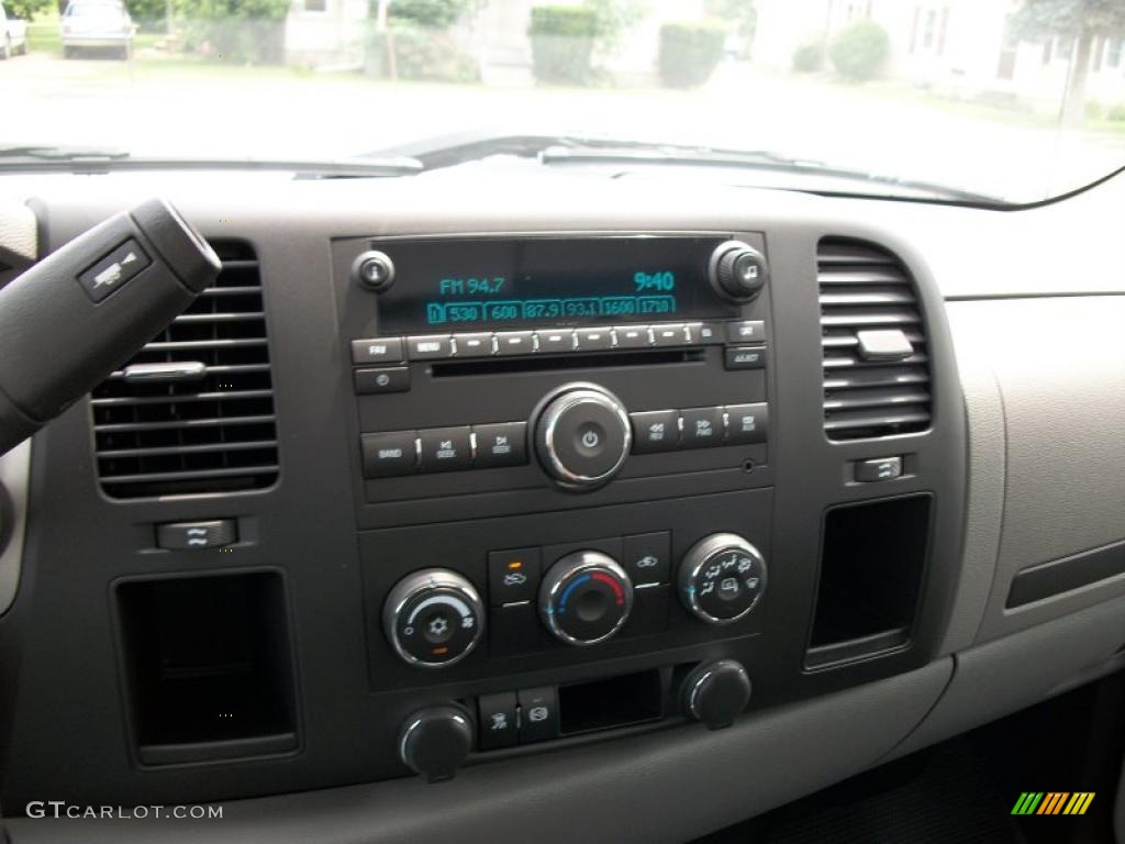 2010 Silverado 2500HD Regular Cab 4x4 - Summit White / Dark Titanium photo #18