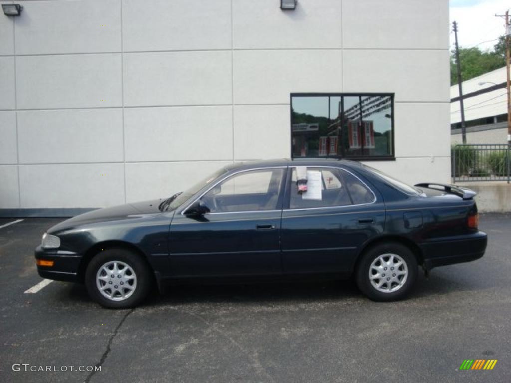 1993 Camry XLE Sedan - Dark Green Pearl / Beige photo #1