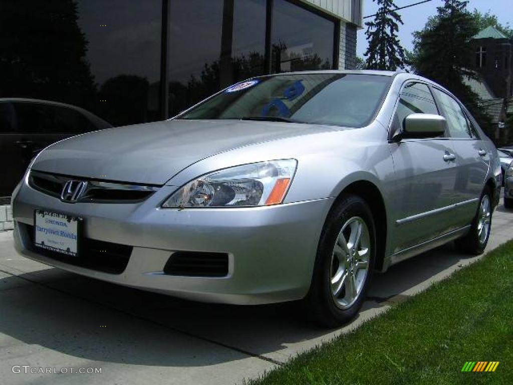 2007 Accord SE Sedan - Alabaster Silver Metallic / Gray photo #1