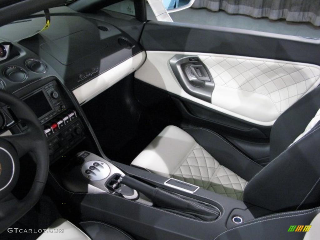 2010 Gallardo LP560-4 Spyder - Balloon White / Black/White photo #11