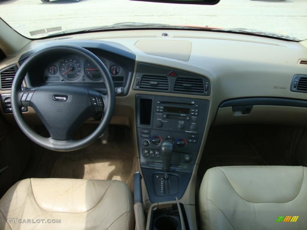 2002 S60 2.4 - Red / Taupe/Light Taupe photo #39