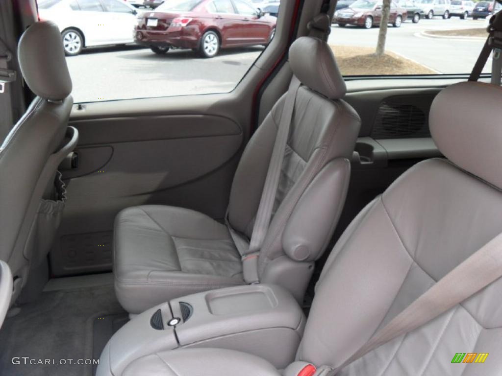 2002 Grand Caravan eX - Inferno Red Pearl / Taupe photo #12